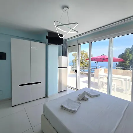 Horizon Bliss With Sea View Apartment